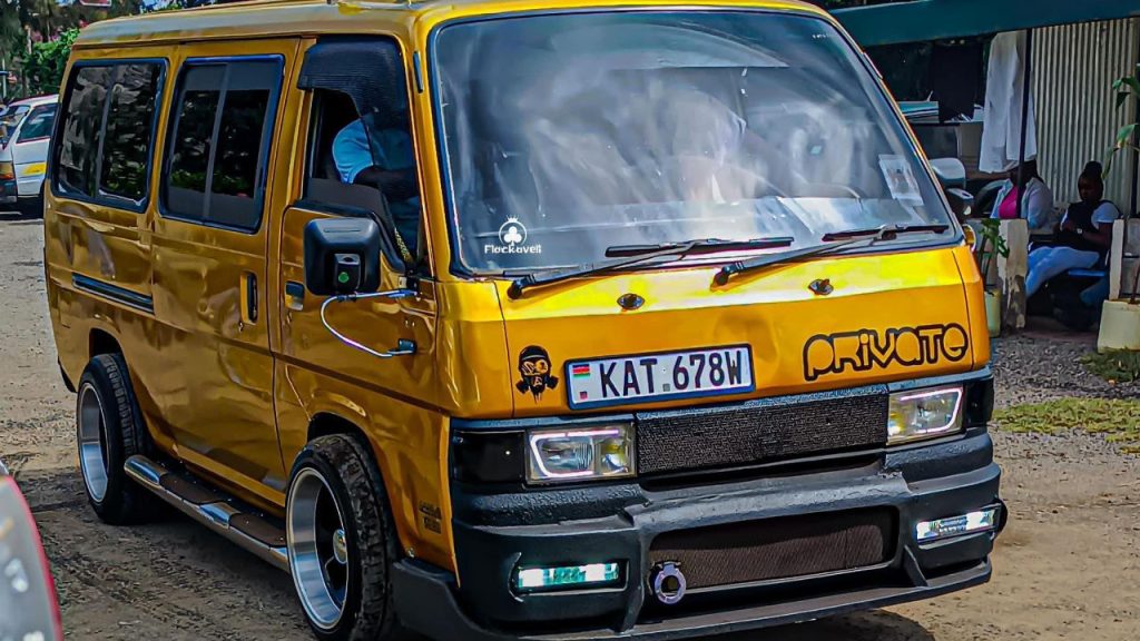 Nissan Matatu Mathree