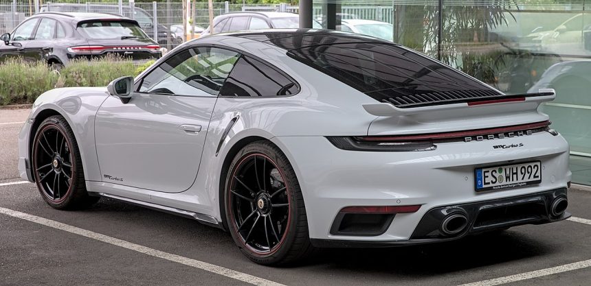 Porsche_992_Turbo_S